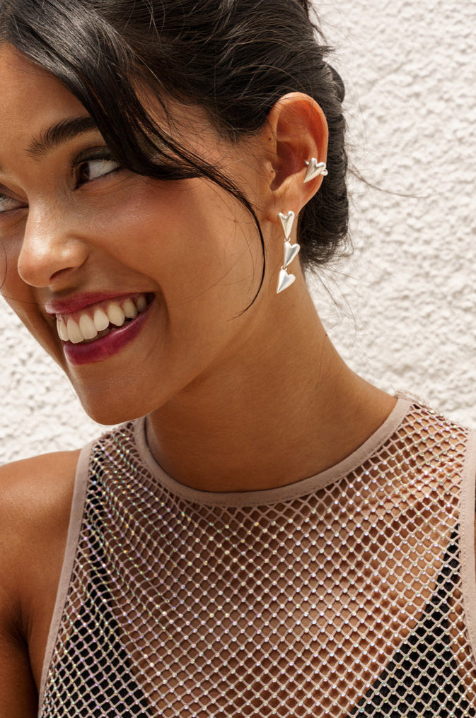 Earrings long with hearts and an earcuff with hearts in Silver